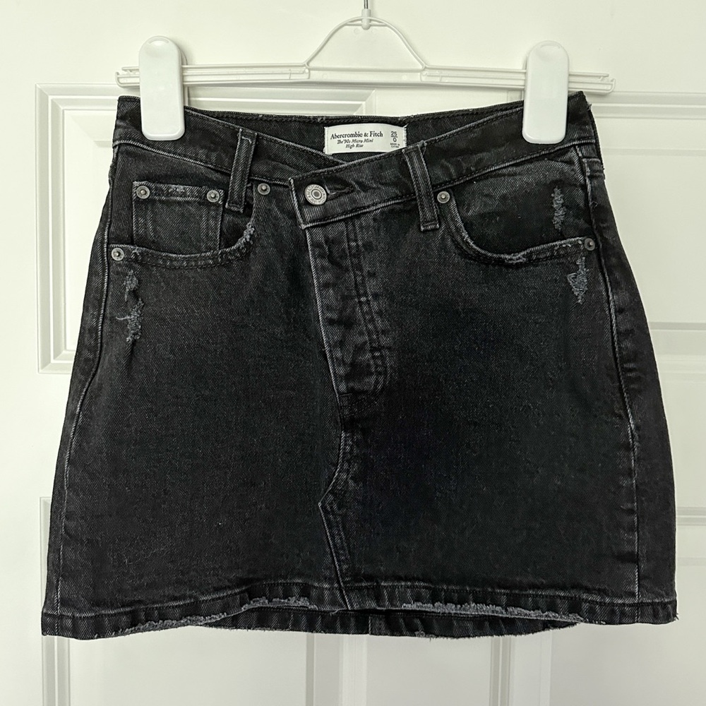 NWOT Abercrombie The 90s Micro Mini High Rise Skirt